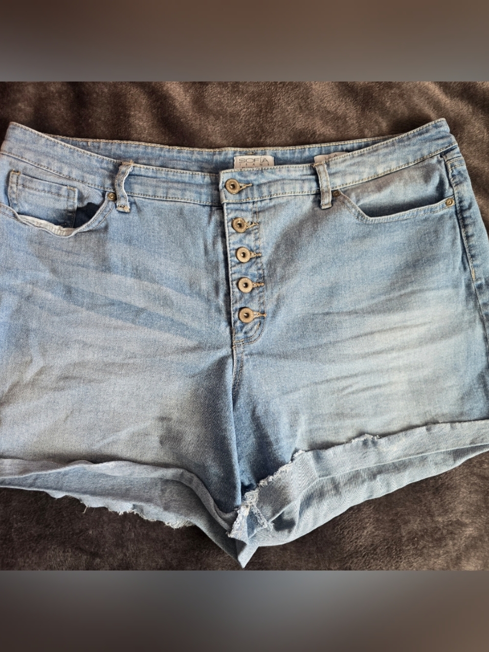 Womens size 18 sofia by sofia vergara Light Wash Button-Front Denim Shorts